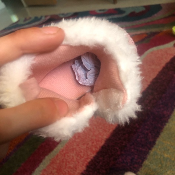 PINK BABY BOOTIES WITH FUR - Picture 7 of 8